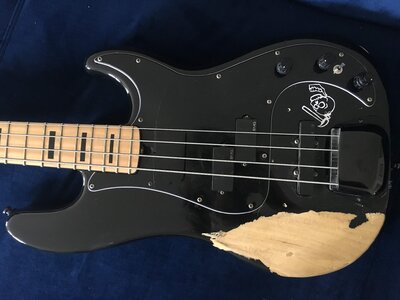 Alder PJ body Relic with 2 extra pickguards