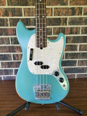 2018 Fender Justin Meldal-Johnson Mustang Bass w/ hardcase and new La Bella flats