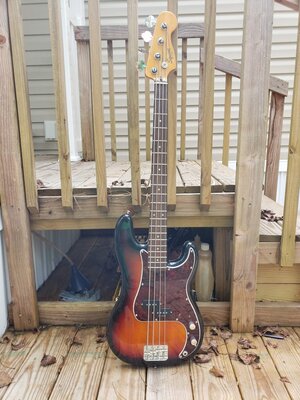 '19 Squire 60's P Precision Sunburst