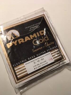 Pyramid Gold Flatwound Long Scale -Brand New!