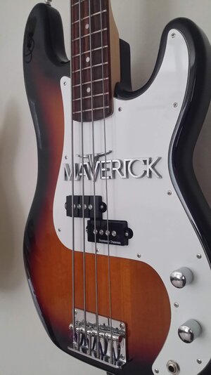 Austin P-Bass, Sunburst, with upgraded Seymour Duncan pickups