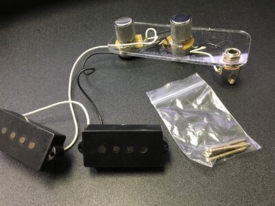 Fender '50s Road Worn P Bass Pickups & Wiring Harness