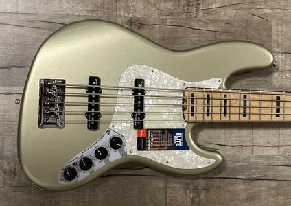 2018 Fender American Elite Jazz Bass V Champange