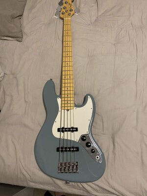 Fender American Professional 5 string