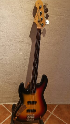 1984 Tokai Jazz Bass (Fretless / Left handed)