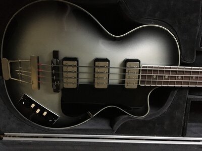 Proce Drop: Hofner Custom Shop Silver Burst 3 Pickup 500/2 Club Bass