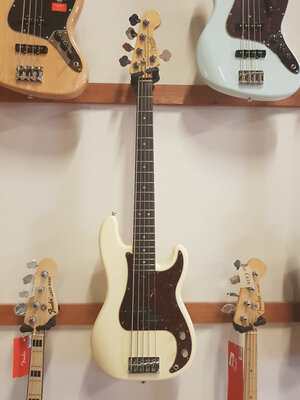 Fender P Bass 5, Standard - American