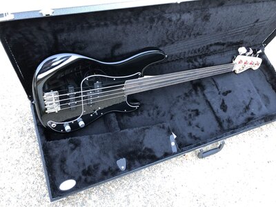 2019 Fender Tony Franklin Fretless P Bass