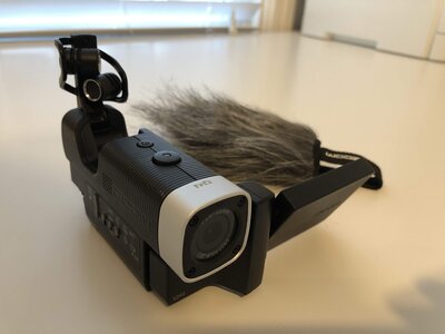 ZOOM Q4 HandyCam w/ Stereo Mic