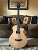 Breedlove Solo Jumbo Fretless Acoustic Bass