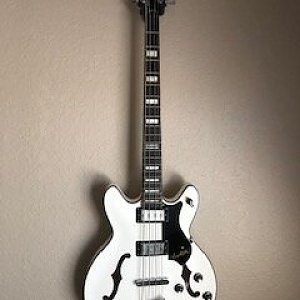 Hagstrom Viking Bass