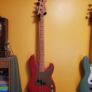 Squier 40th Anniversary Precision Bass