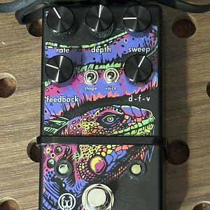 Walrus Audio Polychrome Flanger