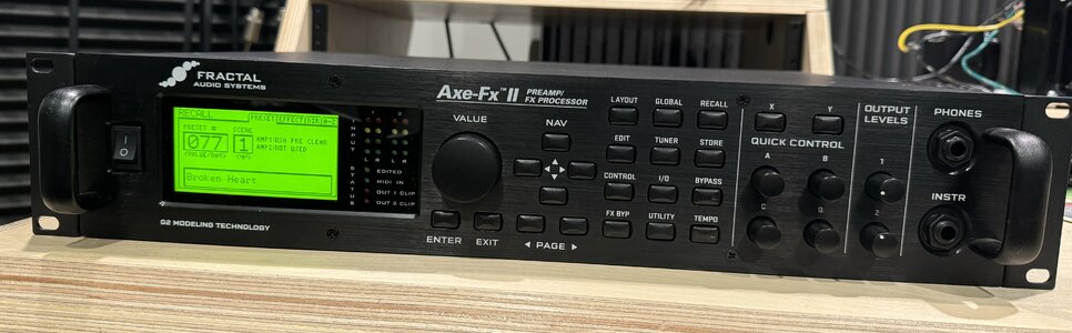 Fractal Audio Axe-FX II and MFC-101