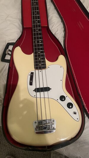 Fender Musicmaster bass 1975