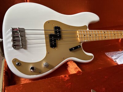 2009 Fender American Vintage Reissue 57 Precision AVRI