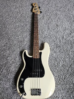 Left handed fender precision bass