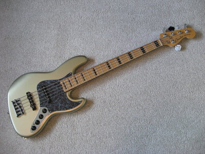 Fender American Elite Jazz Bass V in Champagne Gold