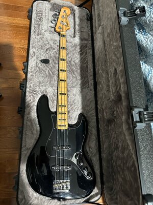 2015 American Deluxe Jazz Bass Black