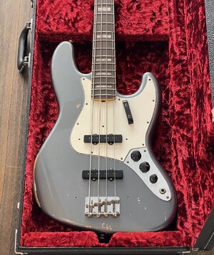 Fender Custom Shop LTD '66 Jazz Bass Journeyman – Aged Charcoal Frost Metallic