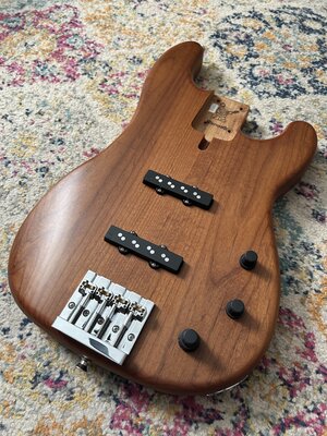 Warmoth jazz bass body loaded w/extras