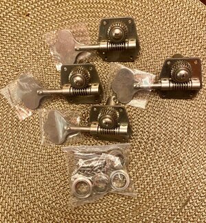 Fender American Vintage Reverse Open-Gear Bass Tuning Machines, (4) Mounting Hardware Included