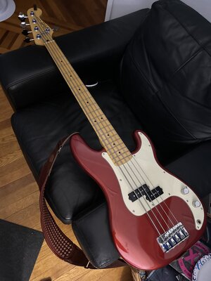 Squier Vintage modified 5 string pbass