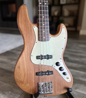 Warmoth Jazz Bass, Roasted Body & Neck, Lollar Pickups, Hipshot Bridge