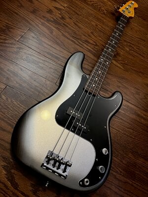 Fender Professional II P Bass 2021