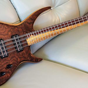 012 - 12 String Neck Through Bass Build