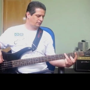 Engenheiros do Hawaii - Muros E Grades (no BAIXO com Tablatura) bass cover tab - YouTube