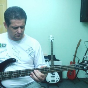 Kid Abelha - Os Outros (no BAIXO com Tablatura) bass cover tab - YouTube