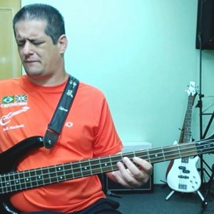 Os Paralamas do Sucesso - Uma Brasileira (no BAIXO com Tablatura) bass cover tab - YouTube