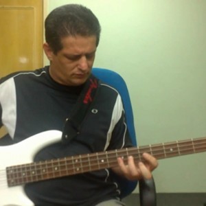 Titãs - Flores (no BAIXO com tablatura) bass cover tab - YouTube