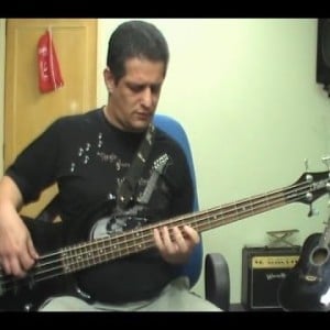 Mamonas Assassinas - Robocop Gay (BAIXO com Tablatura) bass tab cover - YouTube