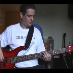 Nenhum de Nós - Eu Caminhava (no BAIXO com Tablatura) bass cover tab - YouTube