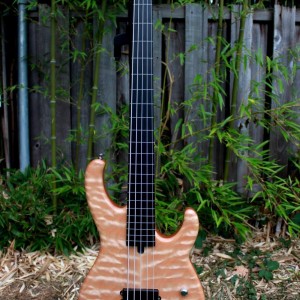 Modulus Flea 5 fretless AAAAA quilt maple