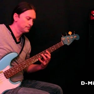 Mixolydian Bass Lick 04 - Bassline Mixolydisch D7 - YouTube