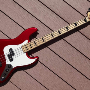 AVHR '70s Jazz Bass