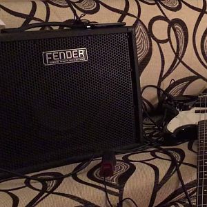 Fender Bronco 40