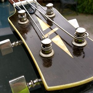 Headstock