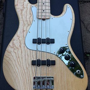 Marco Bass Guitars N1 (Natural Finish)_5