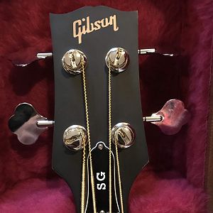 Gibson headstock