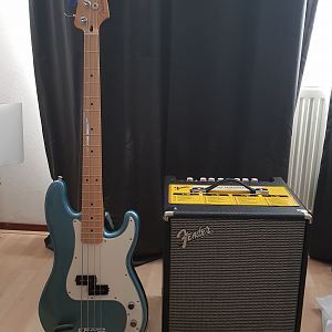 Fender Rumble 100 + Player Precision P-bass.