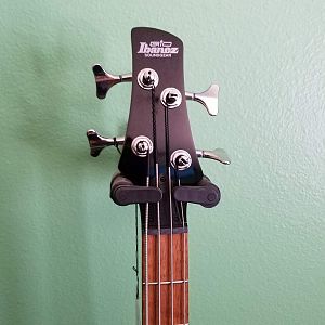 Headstock Ibanez GSR100EX