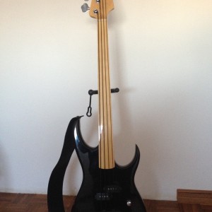 Fretless Bass