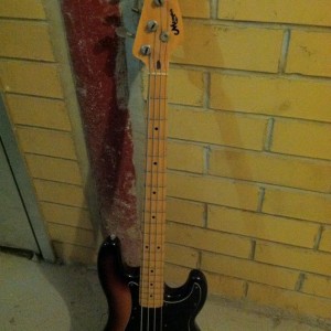 p-bass