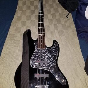 Squier J Bass