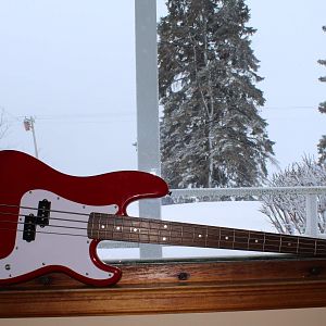 Squier Snow