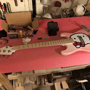 Hello Kitty Bass